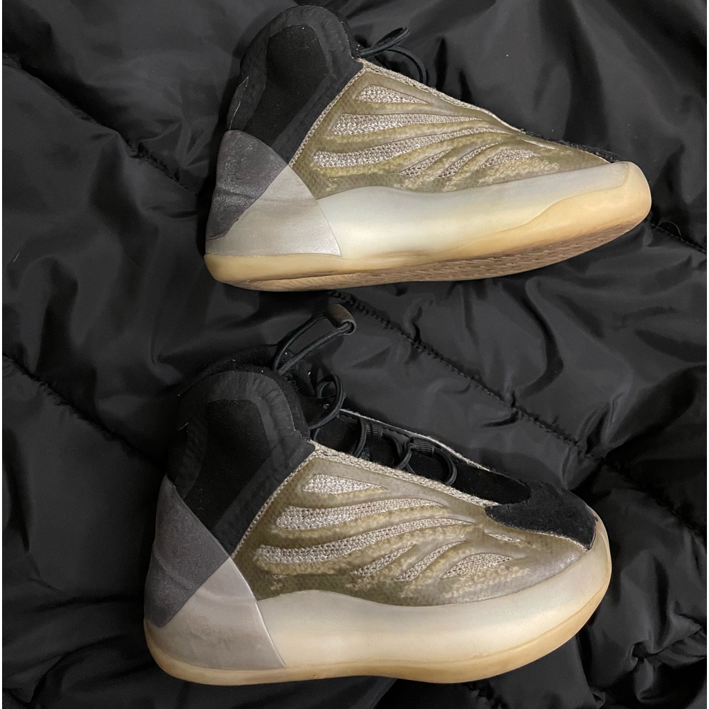 Authentic Yeezy Qntm Barium